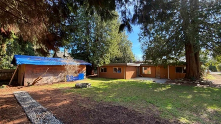 1112 Sunnyside Road, Gibsons, BC, Gibsons — Single Family Residence for sale