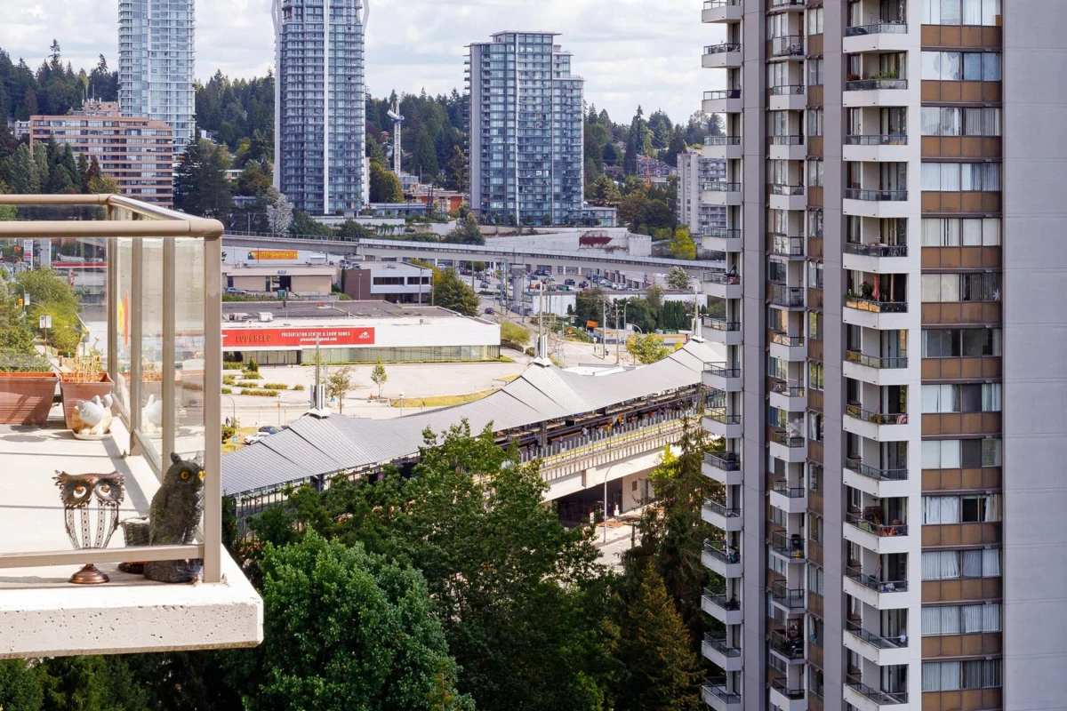 Walk-In Closet Photo of 1504 3970 Carrigan Court, Burnaby, BC