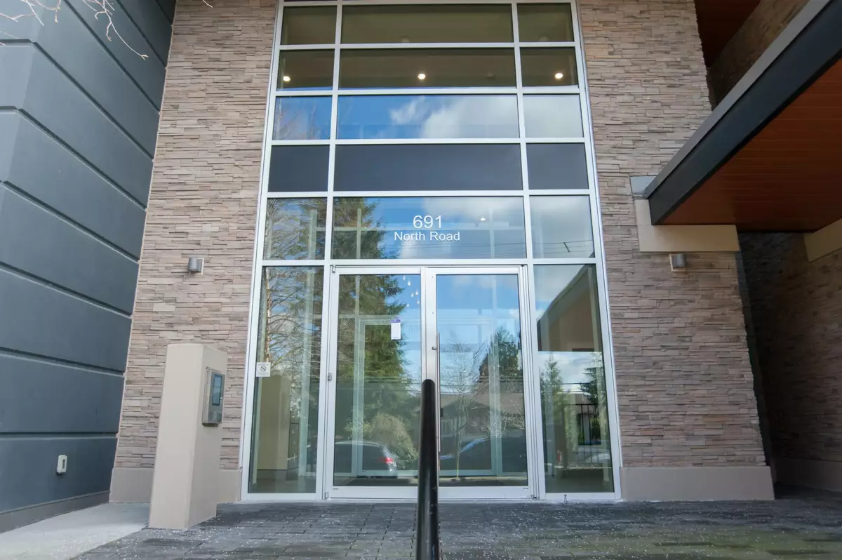 Entry Foyer Photo of 1701 691 North Road, Coquitlam, BC