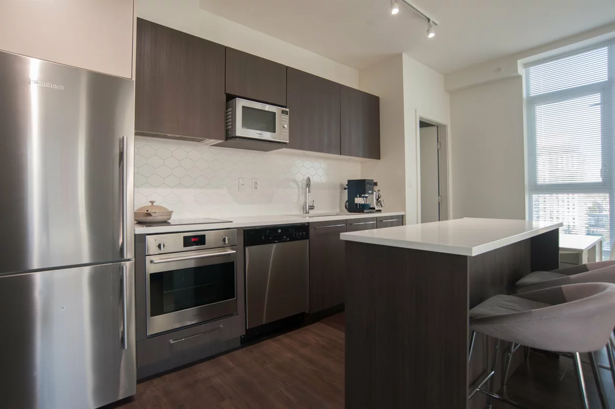 Kitchen Island Photo of 1701 691 North Road, Coquitlam, BC