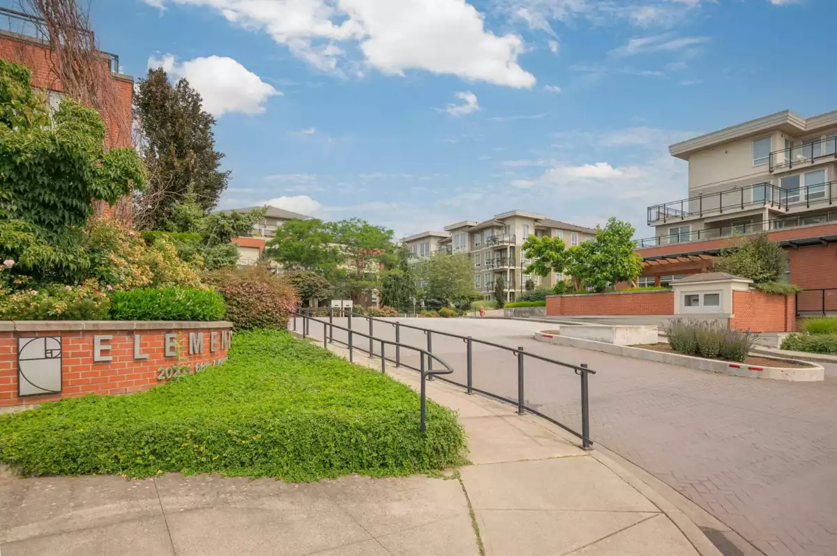 Family Room Photo of D405 20211 66 Avenue, Langley, BC