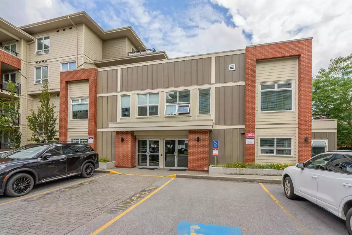 Front Yard Photo of D405 20211 66 Avenue, Langley, BC