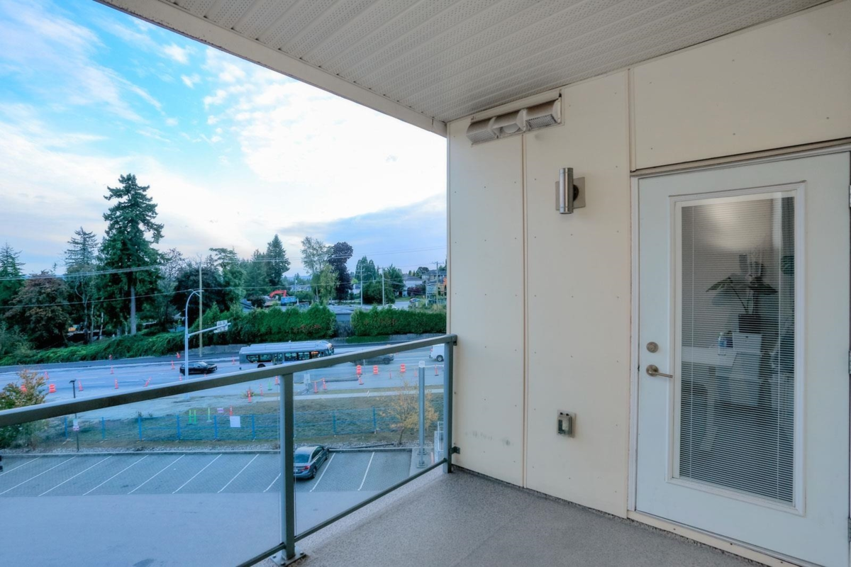 Breakfast Nook Photo of 415 19228 64 Avenue, Surrey, BC