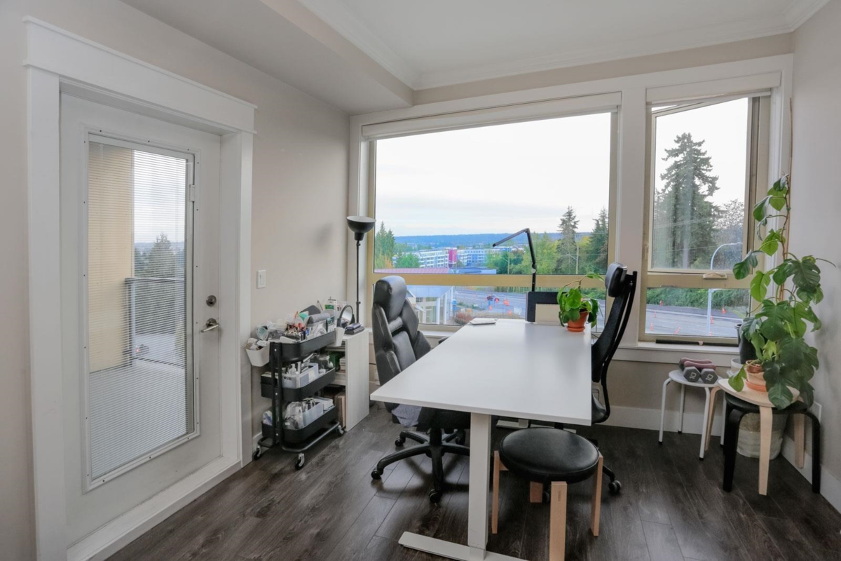 Dining Area Photo of 415 19228 64 Avenue, Surrey, BC