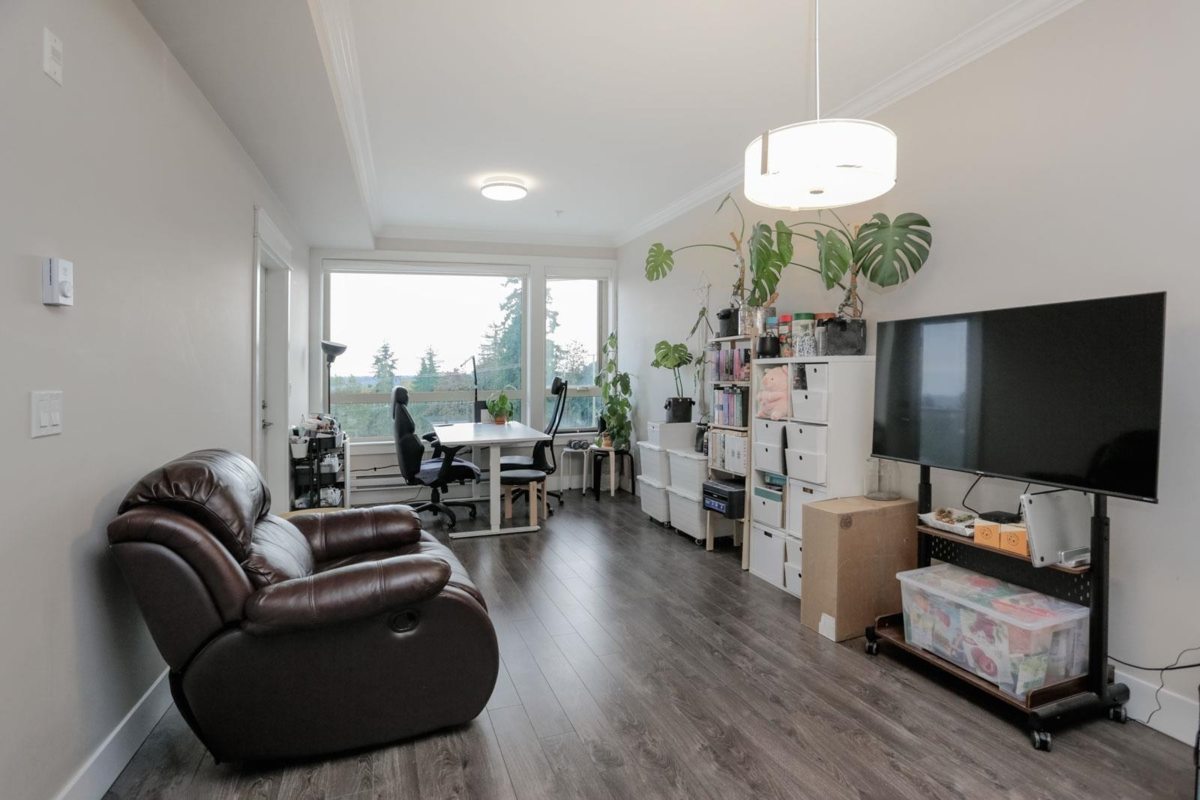 Kitchen Island Photo of 415 19228 64 Avenue, Surrey, BC
