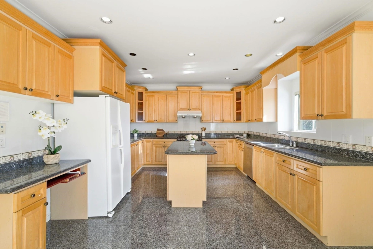 Kitchen Photo of 213 W 28th Street, North Vancouver, BC