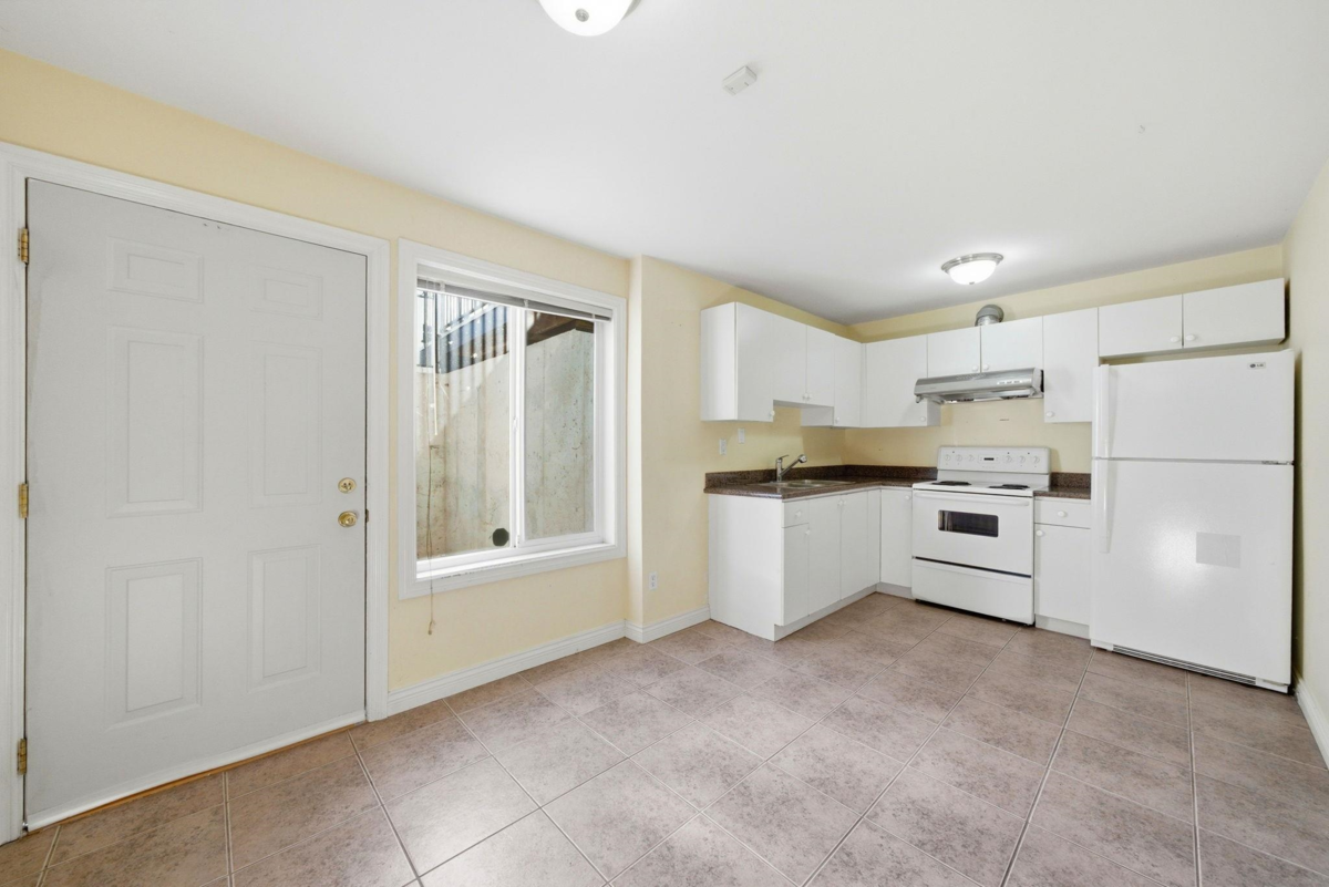 Laundry Room Photo of 213 W 28th Street, North Vancouver, BC