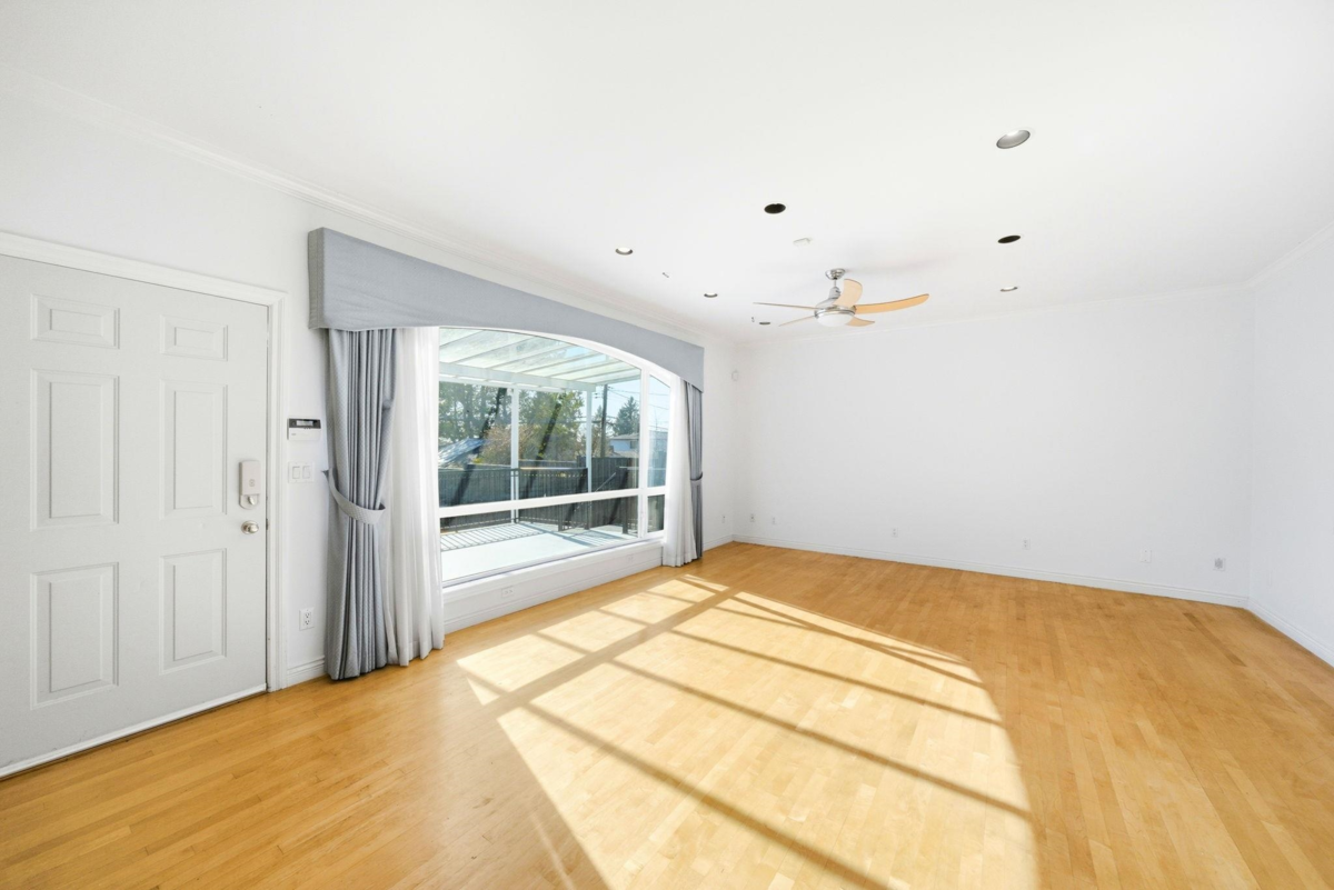 Pantry Photo of 213 W 28th Street, North Vancouver, BC