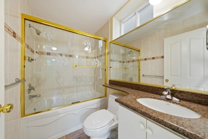 Mudroom Photo of 213 W 28th Street, North Vancouver, BC