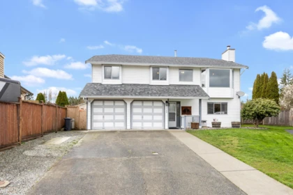 23389 Whippoorwill Avenue, Maple Ridge, BC, Maple Ridge — Single Family Residence for sale