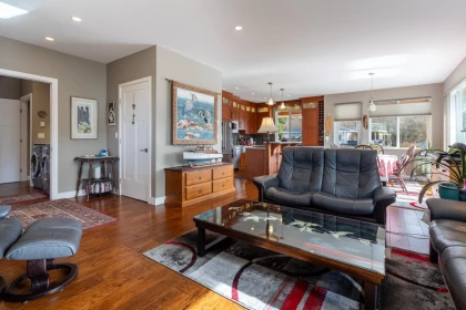 Breakfast Nook Photo of 9326 Jorgensen Place, Halfmoon Bay, BC