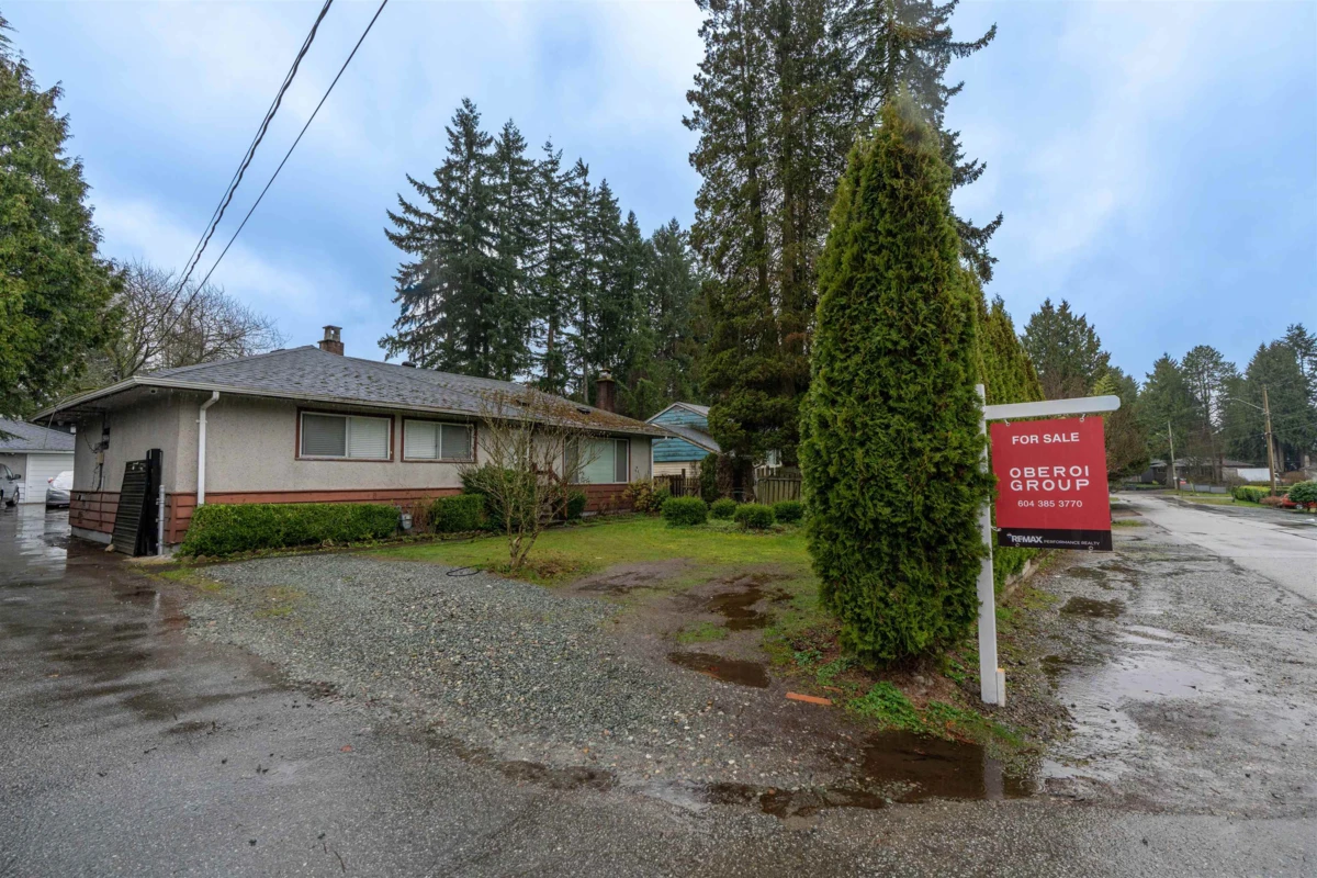 Family Room Photo of 10246 125a Street, Surrey, BC