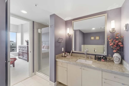 Primary Bathroom Photo of 1805 6333 Katsura Street, Richmond, BC