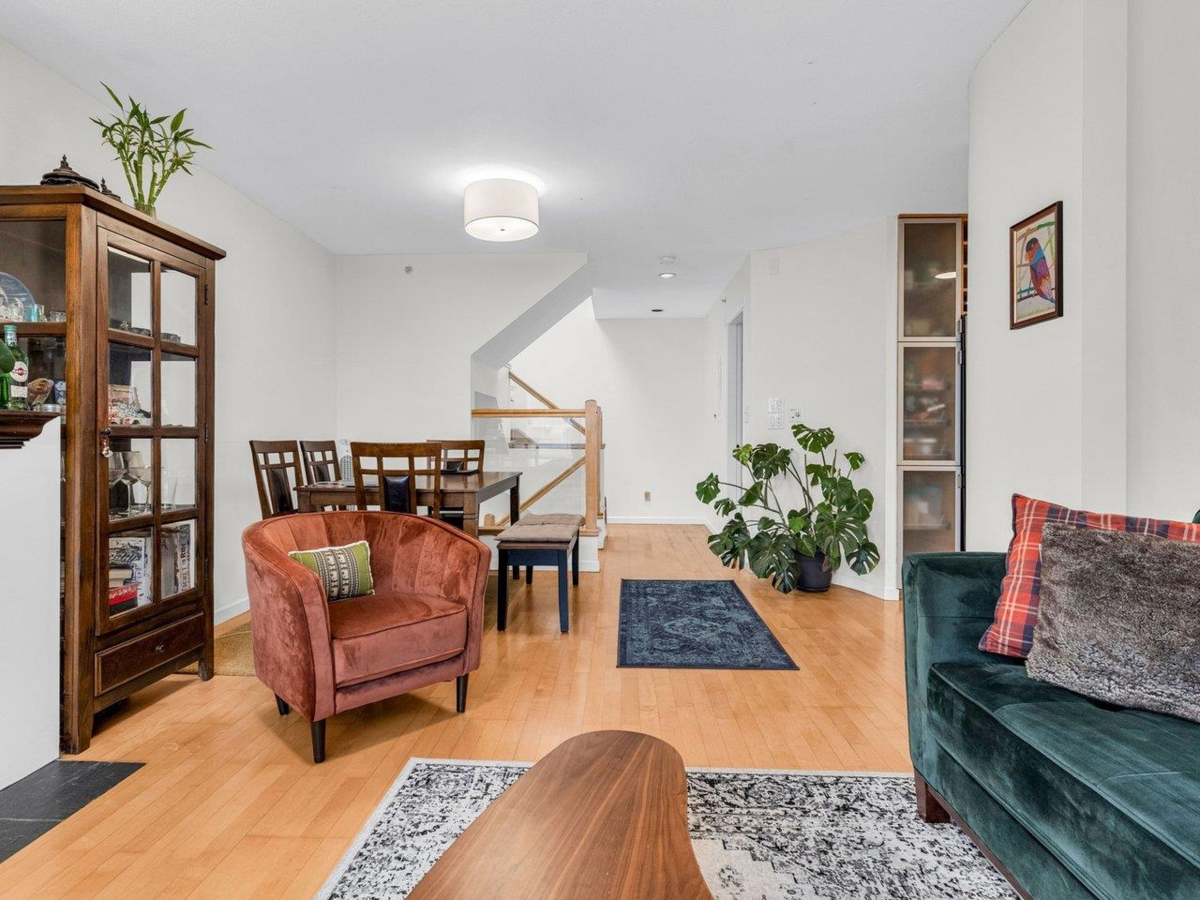 Family Room Photo of 102 3349 Dunbar Street, Vancouver, BC