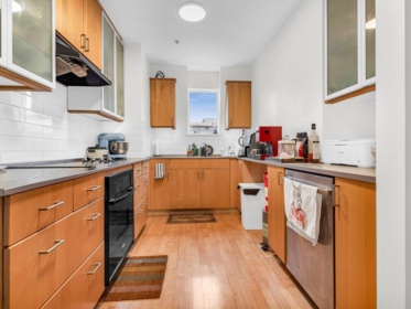 Kitchen Photo of 102 3349 Dunbar Street, Vancouver, BC