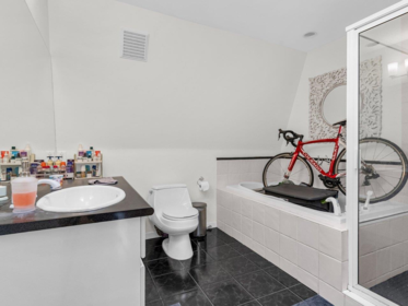 Primary Bedroom Photo of 102 3349 Dunbar Street, Vancouver, BC