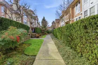 Aerial View of W206 639 W 14th Avenue, Vancouver, BC