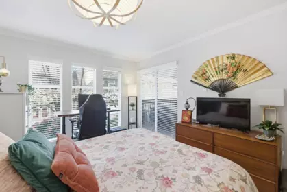 Powder Room Photo of W206 639 W 14th Avenue, Vancouver, BC