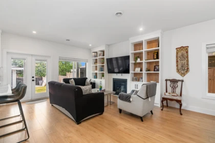 18460 64 Avenue, Surrey, BC, Surrey — Half Duplex for sale