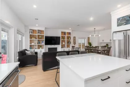 Kitchen Island Photo of 18460 64 Avenue, Surrey, BC