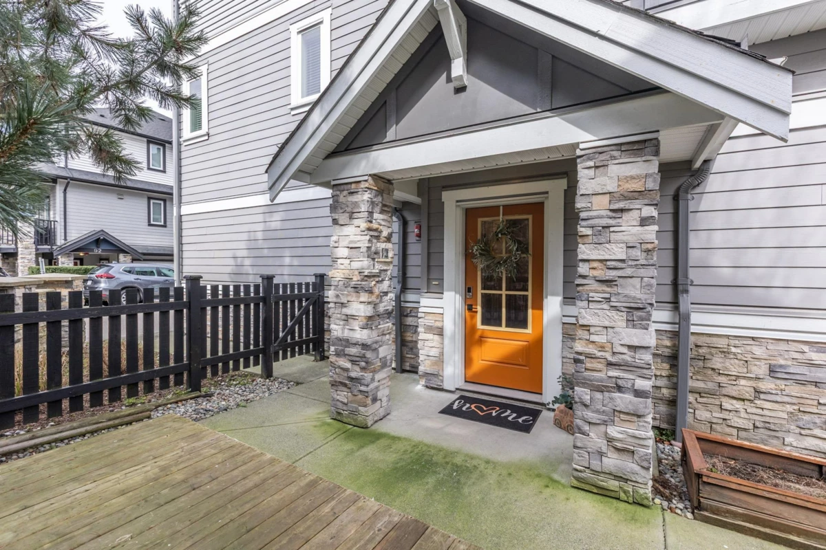 Family Room Photo of 94 20860 76 Avenue, Langley, BC