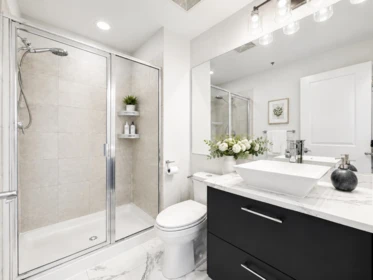 Guest Bathroom Photo of 1701 15 E Royal Avenue, New Westminster, BC