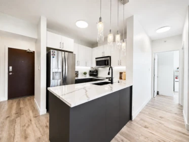 Kitchen Photo of 1701 15 E Royal Avenue, New Westminster, BC
