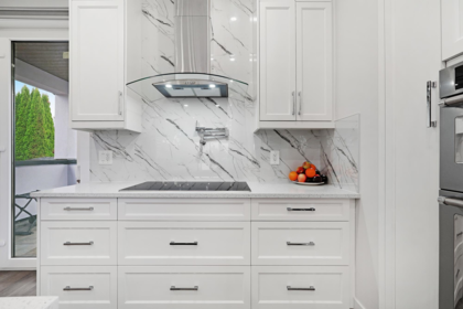 Walk-In Closet Photo of 838 Stevens Street, White Rock, BC