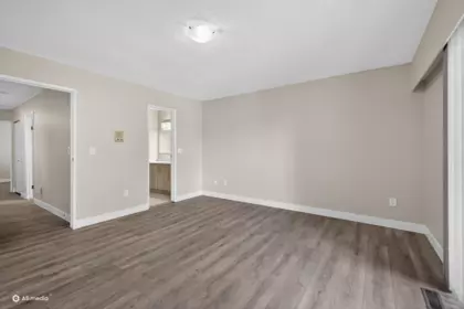 Hallway Photo of 14085 114a Avenue, Surrey, BC