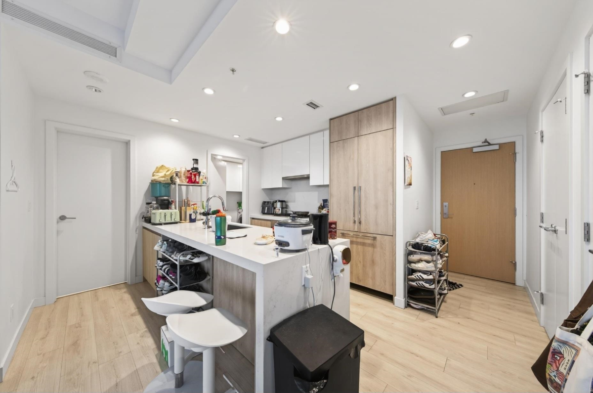 Family Room Photo of 3402 6080 Mckay Avenue, Burnaby, BC