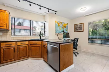 Basement Recreation Room Photo of 302 1250 Martin Street, White Rock, BC