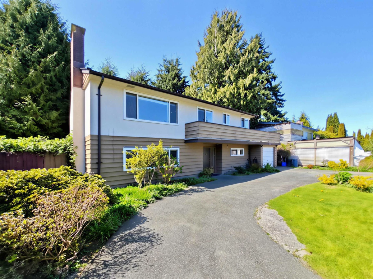 Family Room Photo of 10111 Ainsworth Crescent, Richmond, BC