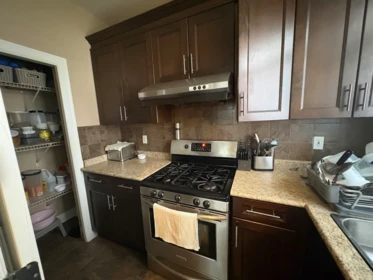 Kitchen Island Photo of 7789 146a Street, Surrey, BC