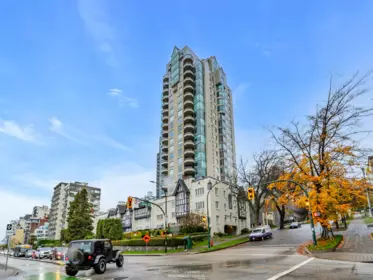 Kitchen Photo of 302 1311 Beach Avenue, Vancouver, BC