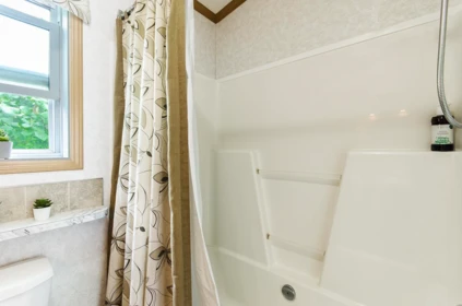 Primary Bathroom Photo of 222 Tyee Drive, West Vancouver, BC