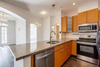Kitchen Photo of 211 33485 South Fraser Way, Abbotsford, BC