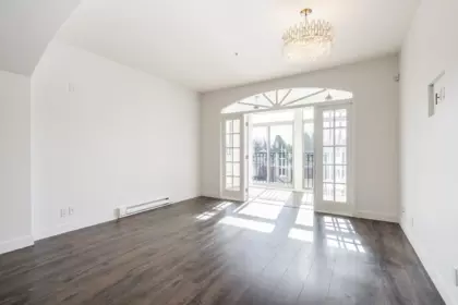 211 33485 South Fraser Way, Abbotsford, BC, Abbotsford — Apartment/Condo for sale