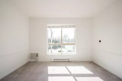 Walk-In Closet Photo of 211 33485 South Fraser Way, Abbotsford, BC