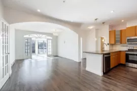 211 33485 South Fraser Way, Abbotsford, BC
