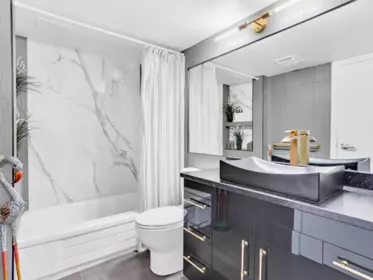Guest Bathroom Photo of 1306 33 Chesterfield Place, North Vancouver, BC