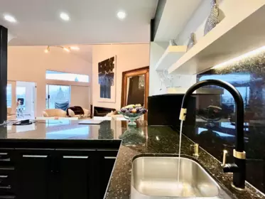 Hot Tub / Spa Photo of 1306 33 Chesterfield Place, North Vancouver, BC