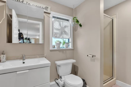 Entry Foyer Photo of 10895 143 Street, Surrey, BC