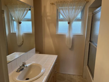Primary Bathroom Photo of 1419 E 30th Avenue, Vancouver, BC