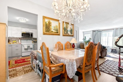 Kitchen Island Photo of 10842 144a Street, Surrey, BC