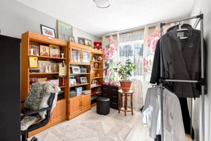 Walk-In Closet Photo of 10842 144a Street, Surrey, BC