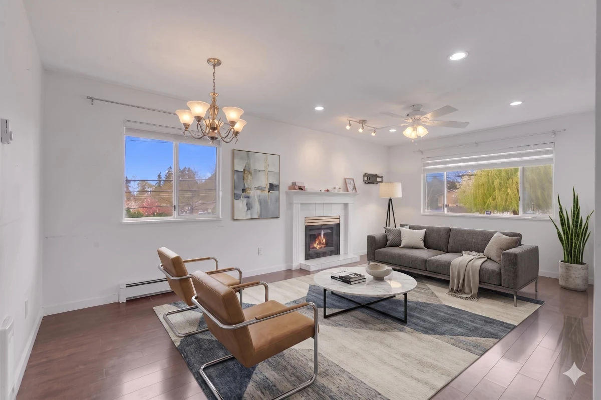 Dining Area Photo of 14812 87a Avenue, Surrey, BC