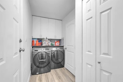Mudroom Photo of 14812 87a Avenue, Surrey, BC
