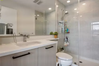 Primary Bathroom Photo of 1102 555 Sydney Avenue, Coquitlam, BC