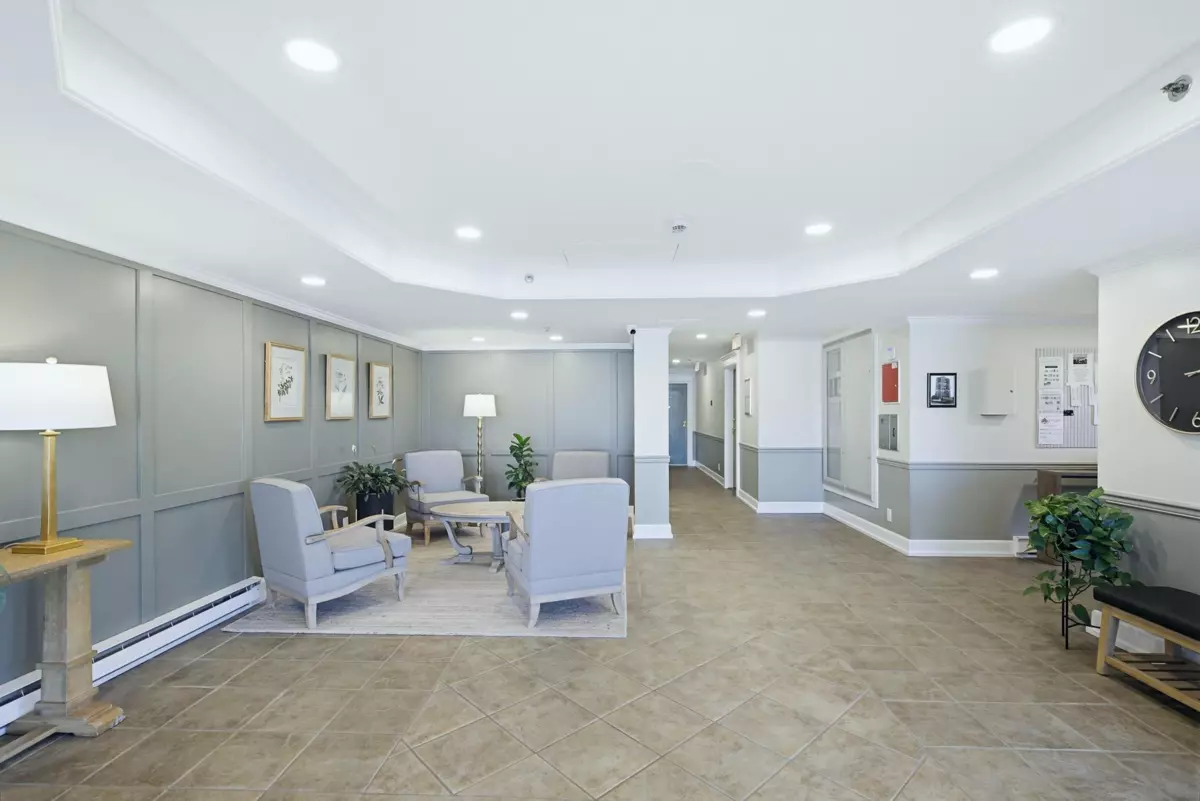 Dining Area Photo of 403 3150 Gladwin Road, Abbotsford, BC