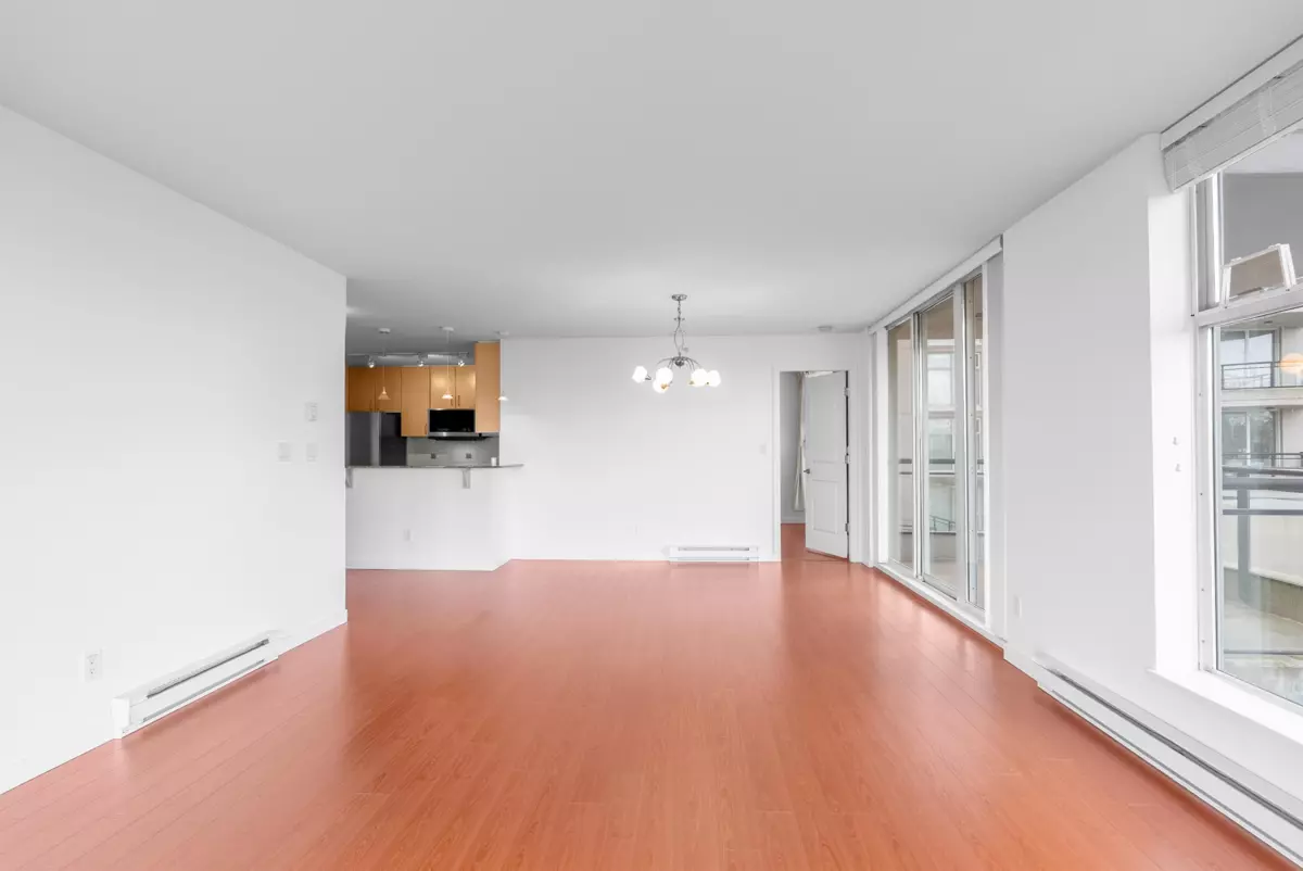 Dining Area Photo of 706 8460 Granville Avenue, Richmond, BC